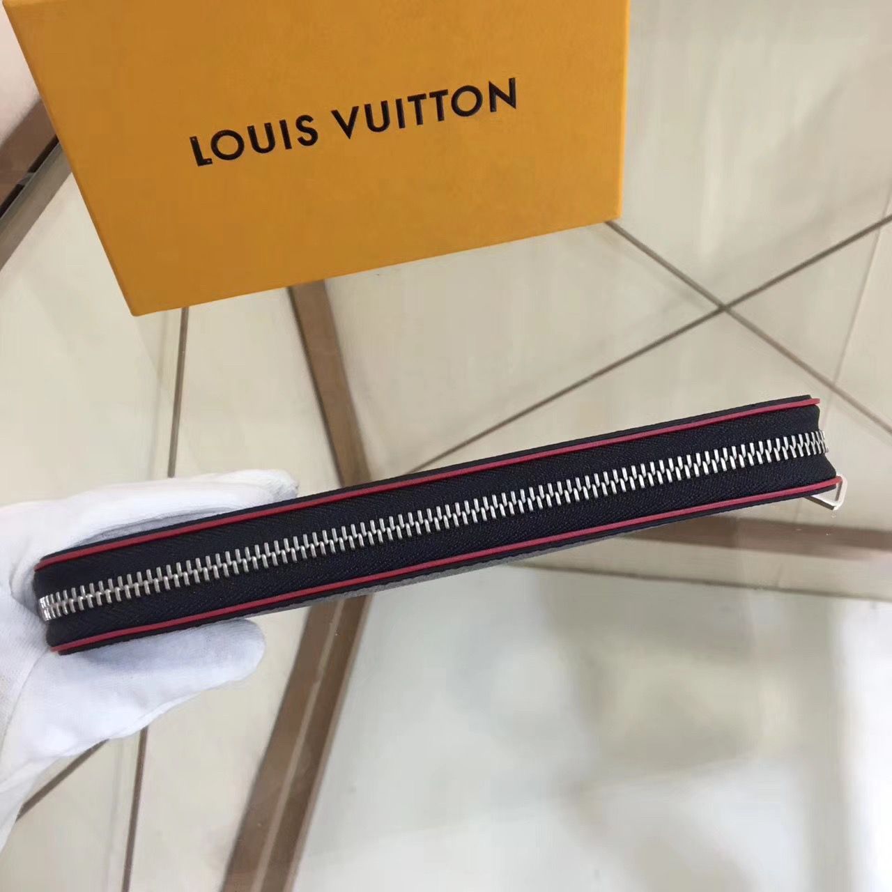 ルイ ヴィトン Louis Vuitton/ジッピーウォレット・ヴェルティカル N63304