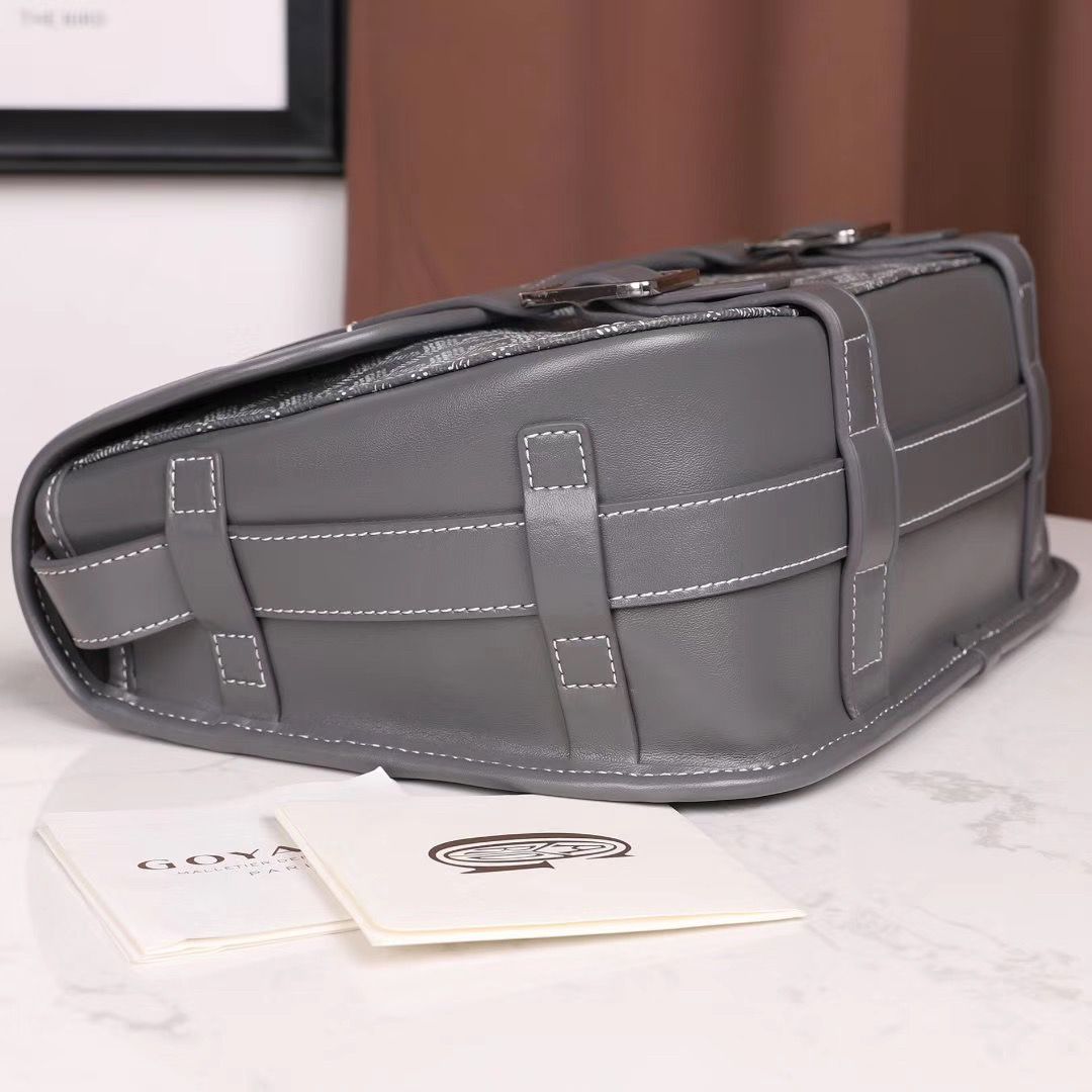 GOYARD ベルヴェデール ユニセックス ショルダーバッグ グレー×シルバー金具 Goyard2020015