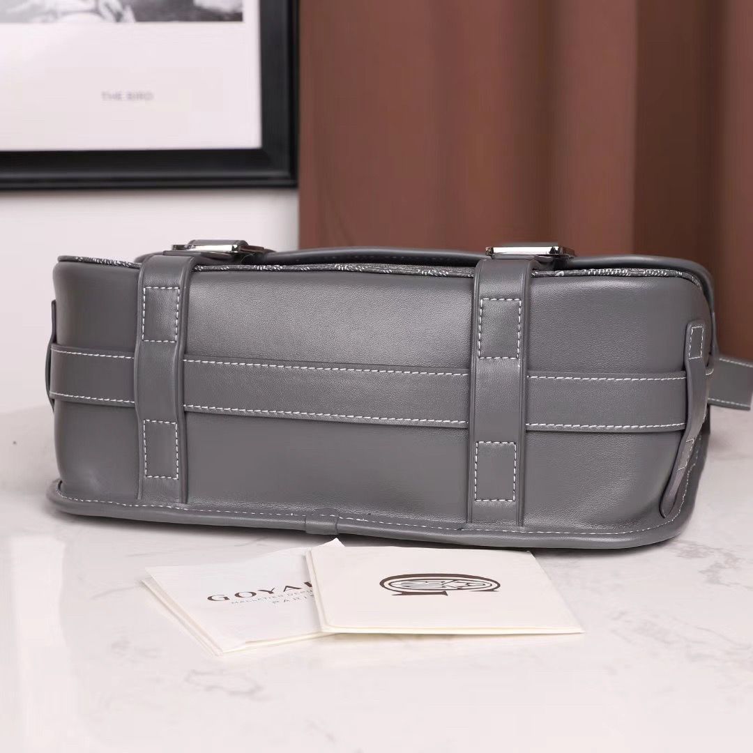 GOYARD ベルヴェデール ユニセックス ショルダーバッグ グレー×シルバー金具 Goyard2020015