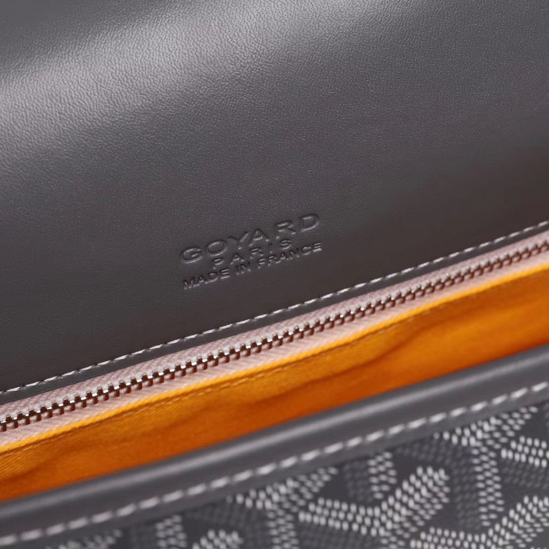 GOYARD ベルヴェデール ユニセックス ショルダーバッグ グレー×シルバー金具 Goyard2020015