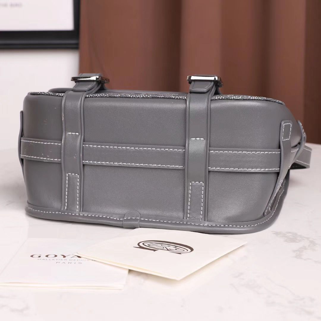 GOYARD ゴヤール ベルヴェデール ユニセックス ショルダーバッグ グレー×シルバー金具 Goyard2020016