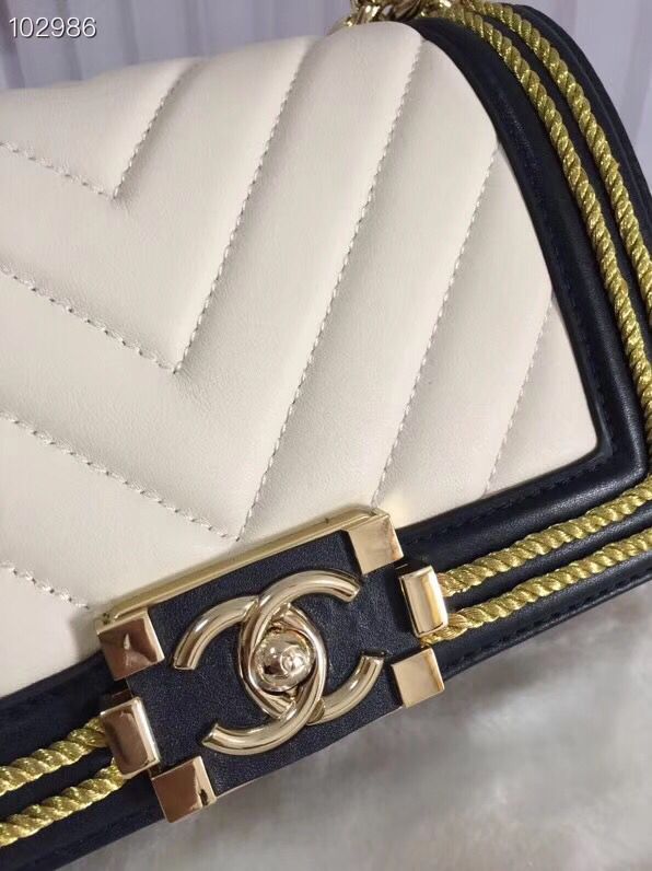CHANEL シャネル 19Cクルーズコレクション BOY CHANEL スモール ハンドバッグ A67085 Y84156 C5638 
