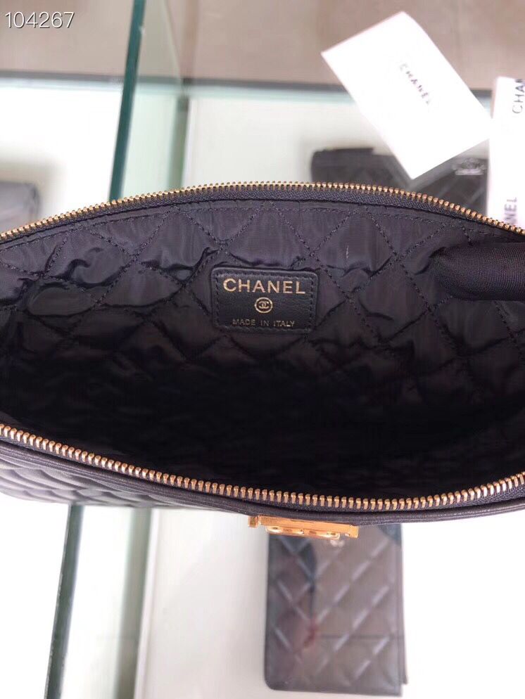 シャネルバッグ BOY CHANELポーチ ブラック A84406 Y07659 94305