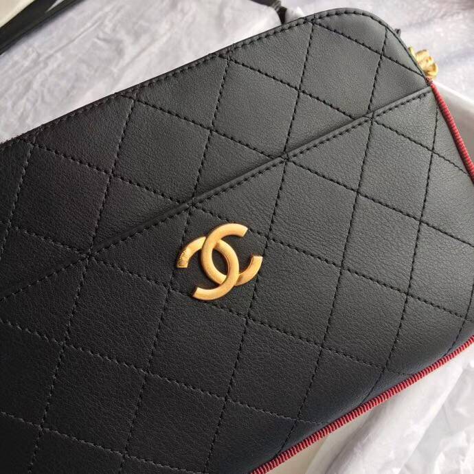 CHANELバッグ シャネル 18/19AW カメラケース ブラック&バーガンディーA57575 Y83828 C1786