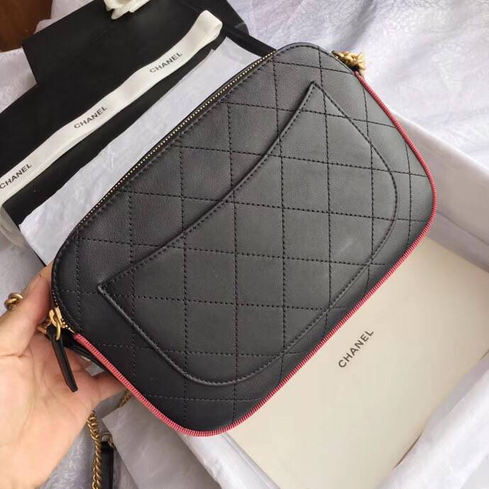 CHANELバッグ シャネル 18/19AW カメラケース ブラック&バーガンディーA57575 Y83828 C1786