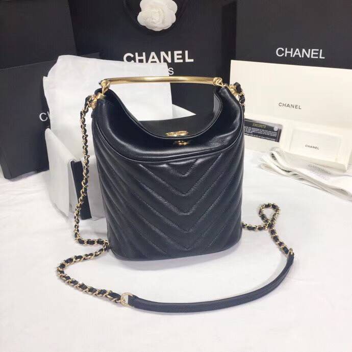 CHANELバッグ シャネル 18AW A57861 Y83679 94305 バケットバッグ ブラック 