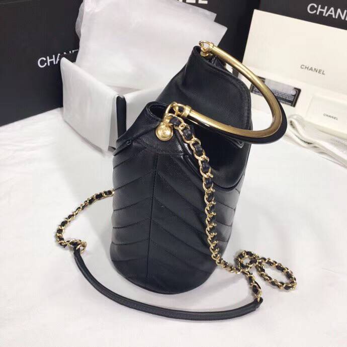 CHANELバッグ シャネル 18AW A57861 Y83679 94305 バケットバッグ ブラック 