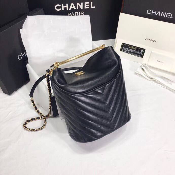 CHANELバッグ シャネル 18AW A57861 Y83679 94305 バケットバッグ ブラック 