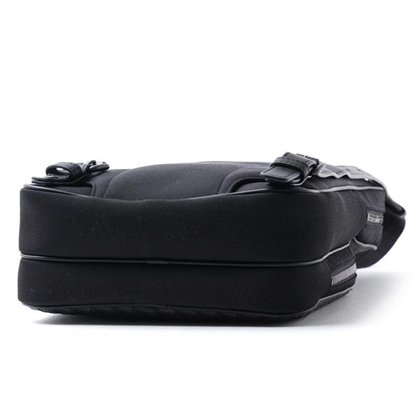ボッテガヴェネタ BOTTEGA VENETA ボディバッグ ワンショルダー ブラック メンズ バッグ 520117 vaye3 1000 HI-TECH CANVAS ハイテクキャンバス