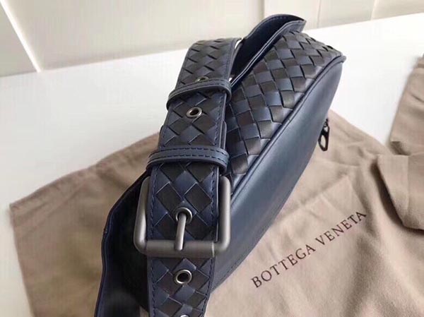ボッテガヴェネタ BOTTEGA VENETA エレガント イントレチャートベルトバッグ 523256VALKH4080