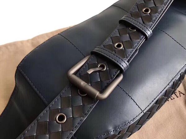ボッテガヴェネタ BOTTEGA VENETA エレガント イントレチャートベルトバッグ 523256VALKH4080