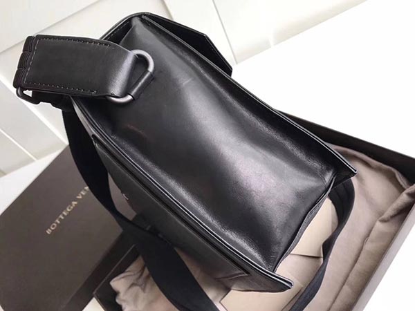 ボッテガヴェネタバック BOTTEGA VENETA  デニム ナッパ メッセンジャーバッグ477666VEEE54279