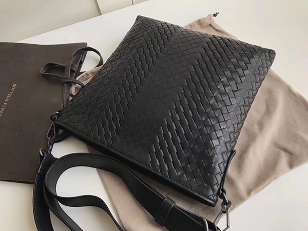 ボッテガヴェネタバック BOTTEGA VENETA ネロ イントレチャート VN クロスボディバッグ 276357 V465C 1888