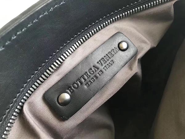 ボッテガヴェネタバック BOTTEGA VENETA ネロ イントレチャート VN クロスボディバッグ 276357 V465C 1888