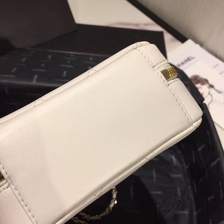 CHANEL シャネル ショルダーバッグ ハンドバッグ ホワイト ヴァニティーケース カーフスキン AS1753 B02782 10601

