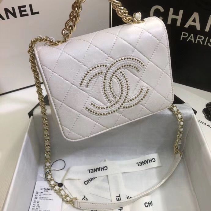 シャネル CHANEL フラップ ショルダーバッグ CC ラム スタッズ パール 白 AS1514 B02377 10601