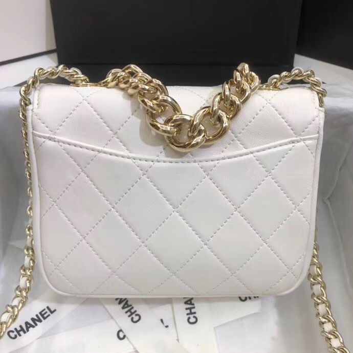 シャネル CHANEL フラップ ショルダーバッグ CC ラム スタッズ パール 白 AS1514 B02377 10601