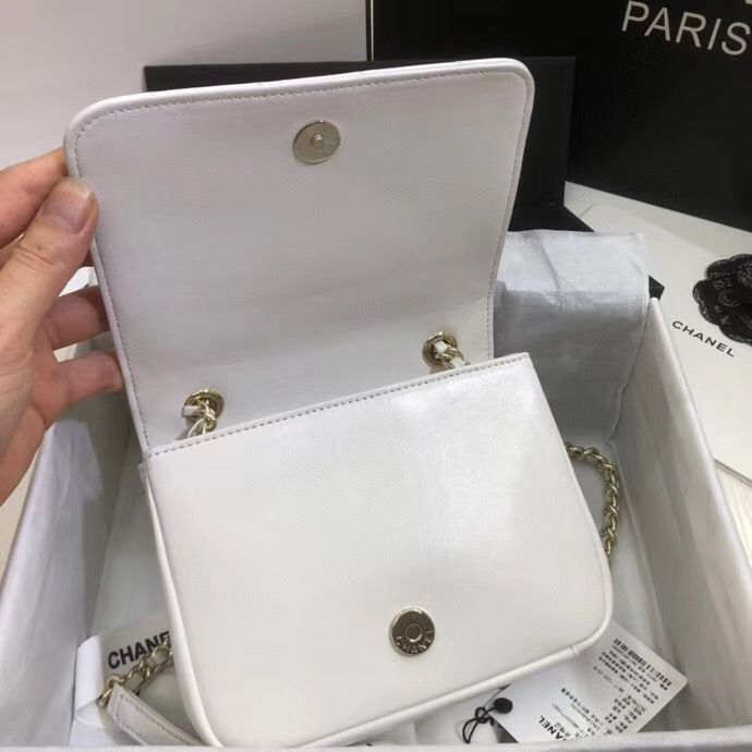 シャネル CHANEL フラップ ショルダーバッグ CC ラム スタッズ パール 白 AS1514 B02377 10601