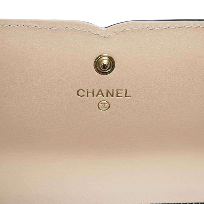 シャネル財布 CCフィリグリー キャビアスキン フラップウォレット ベージュ×ブラック A84448 CHANEL