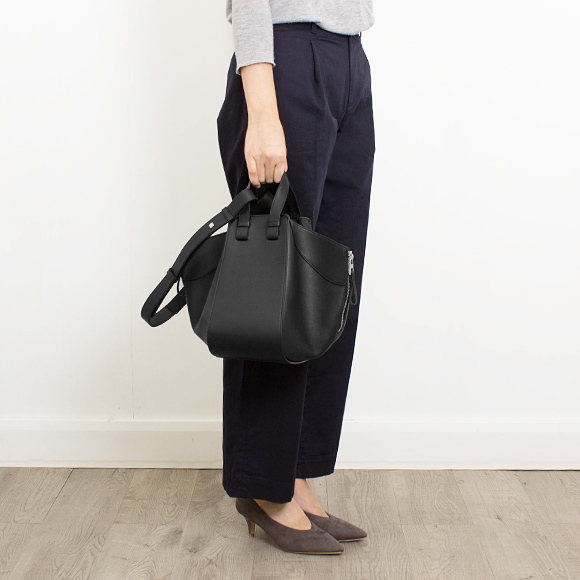 ロエベ LOEWE バッグ レディース 2WAYショルダーバッグ HAMMOCK SMALL BAG [ハンモック スモールバッグ] ブラック 黒 38730 S35 1100 BLACK 
