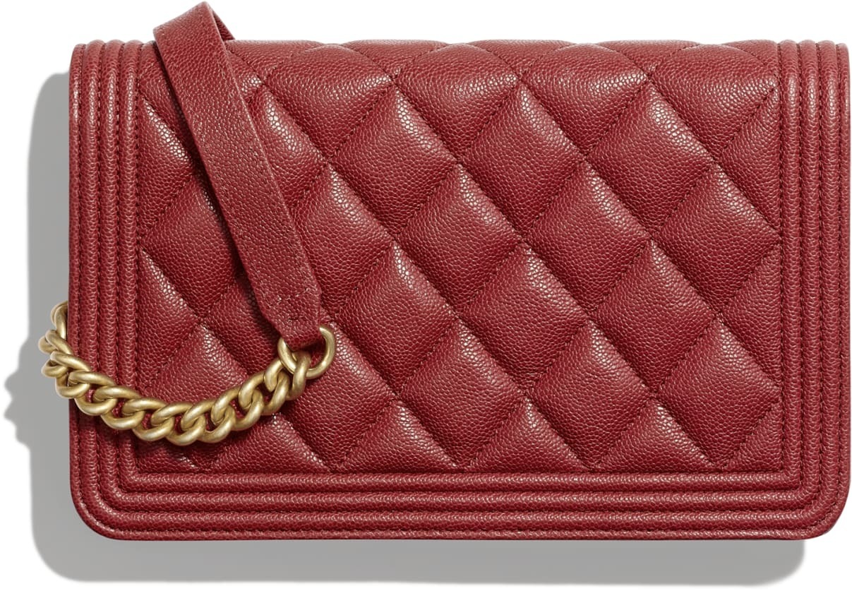 シャネル コーデのワンポイント BOY CHANELチェーンウォレットA81969 Y83621 N4711