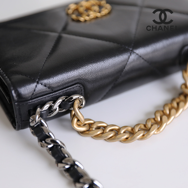 CHANEL シャネル19 チェーンウォレット ショルダーバッグ AP0957 B01564 94305