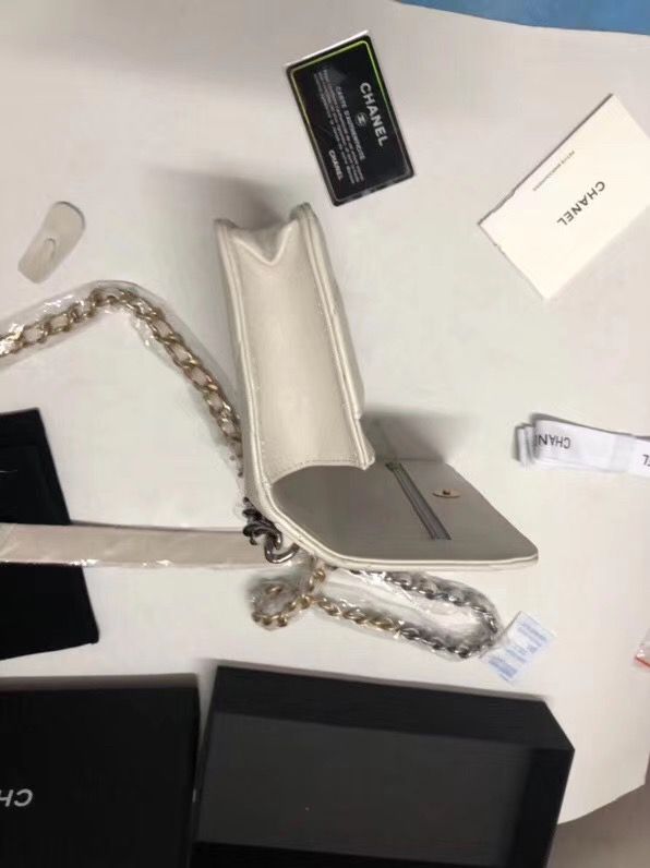 シャネル CHANEL19 チェーンウォレット AP0957 ベージュ ショルダーバッグ