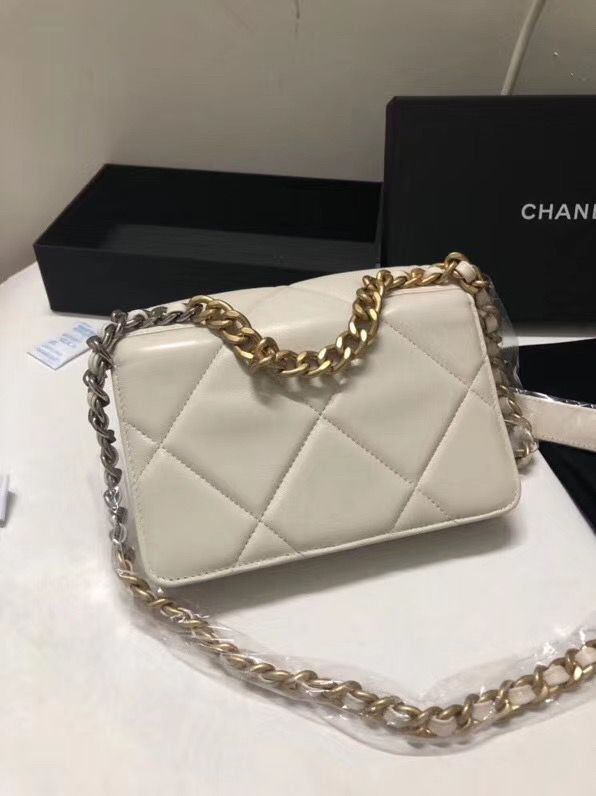 シャネル CHANEL19 チェーンウォレット AP0957 ベージュ ショルダーバッグ