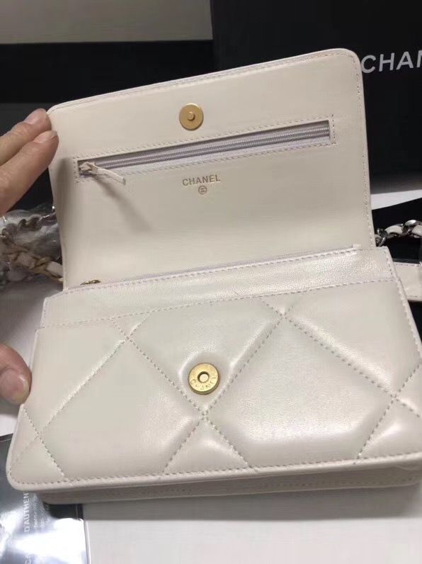 シャネル CHANEL19 チェーンウォレット AP0957 ベージュ ショルダーバッグ