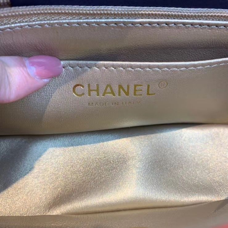 シャネル CHANEL マトラッセ ショルダーバッグ CCロゴ 赤 AS1787 B02916 N6518