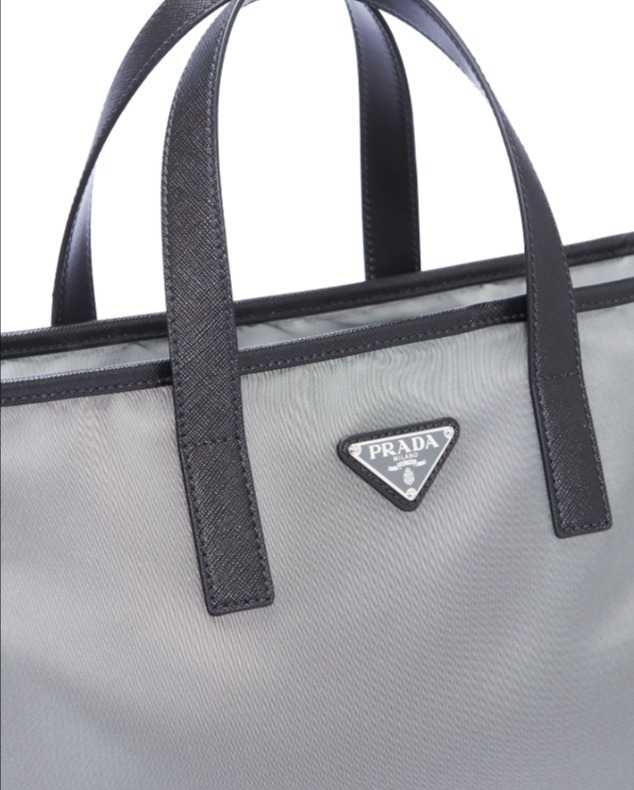 プラダ トートバッグ ビジネスバッグ テスートサフィアーノ トライアングルロゴ グレー/ブラック メンズ PRADA 2VG064_064_F0H16
