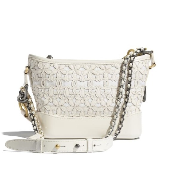 CHANEL ショルダーバッグ ロゴ レザー ホワイト AS0865 B01554 10601