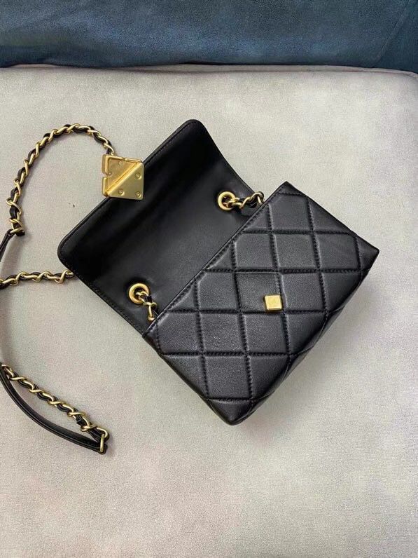 CHANEL ミニフラップバッグ レジン マトラッセ グリーン AS2633 B05977 94305